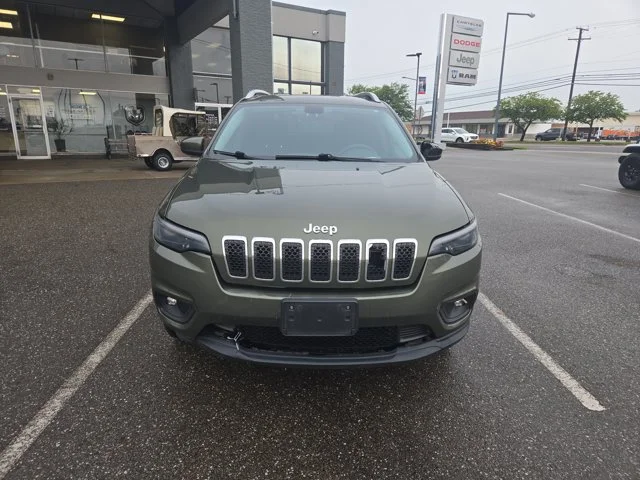 Used 2019 Green Jeep Latitude image 8