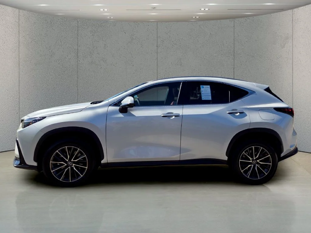 Used 2024 White Lexus 350 Premium image 2
