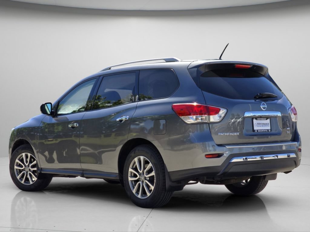 Used 2016 Gun Metallic Nissan SV image 19