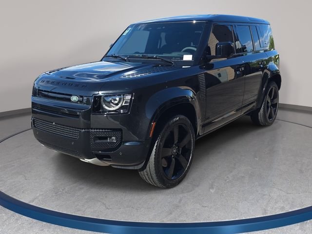 Used 2022 Black Land Rover  image 1