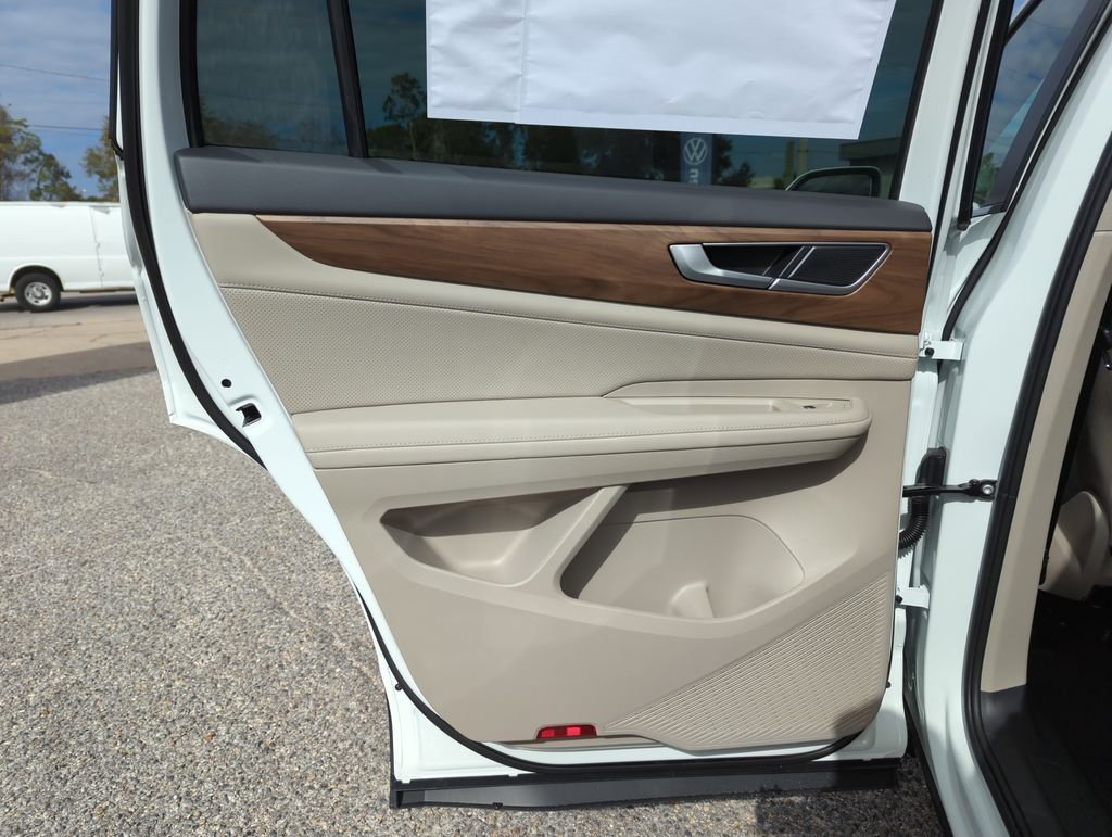 New 2026 White/off-white Volkswagen 2.0T SE image 27