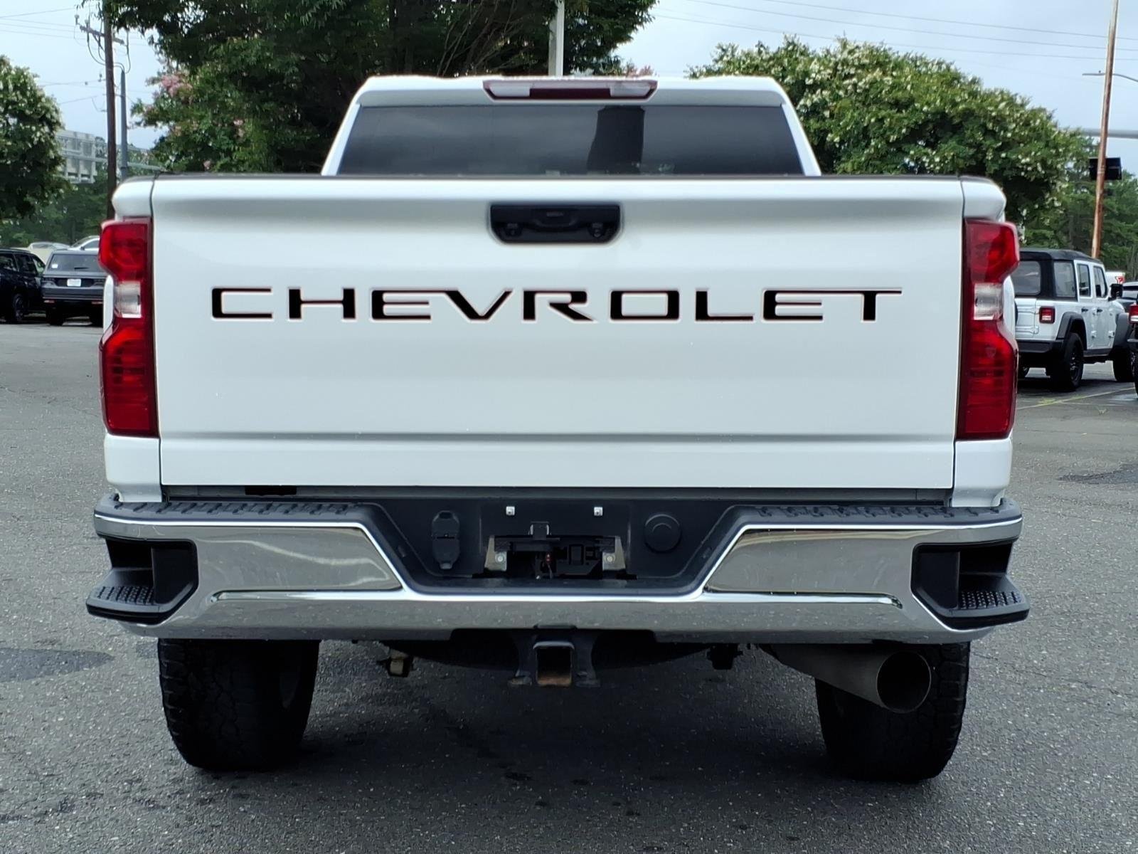 Used 2022 Summit White Chevrolet LT image 17