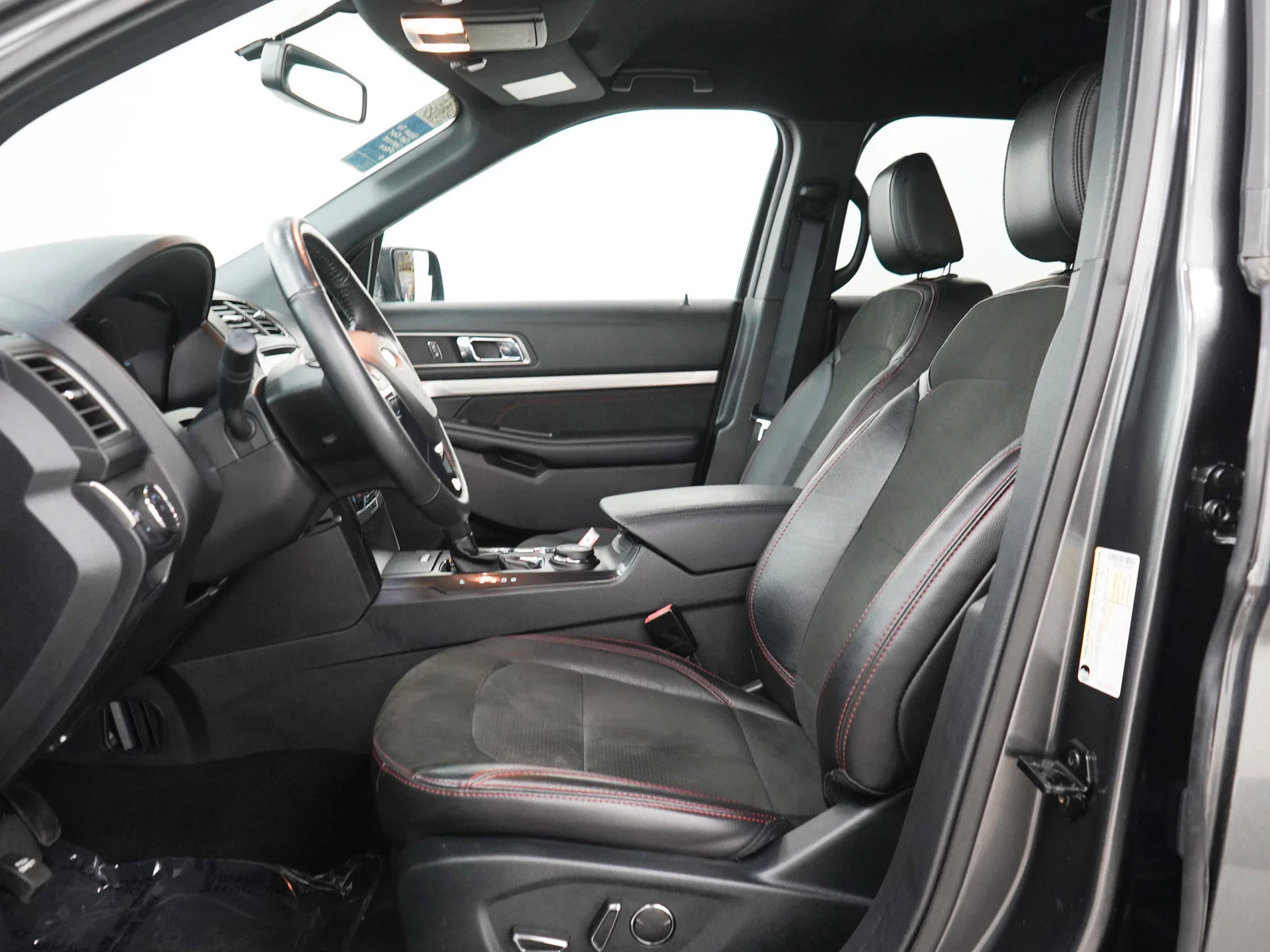 Used 2018 Magnetic Metallic Ford XLT image 25