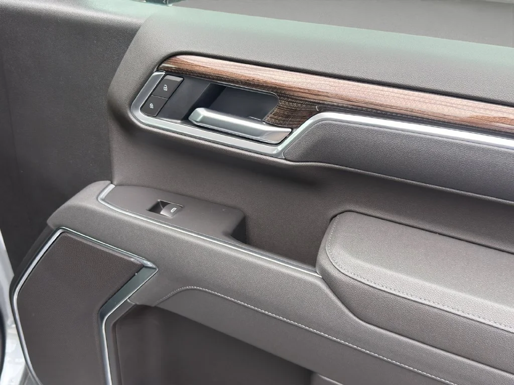 New 2026 Sterling Gray Metallic Chevrolet LT image 17