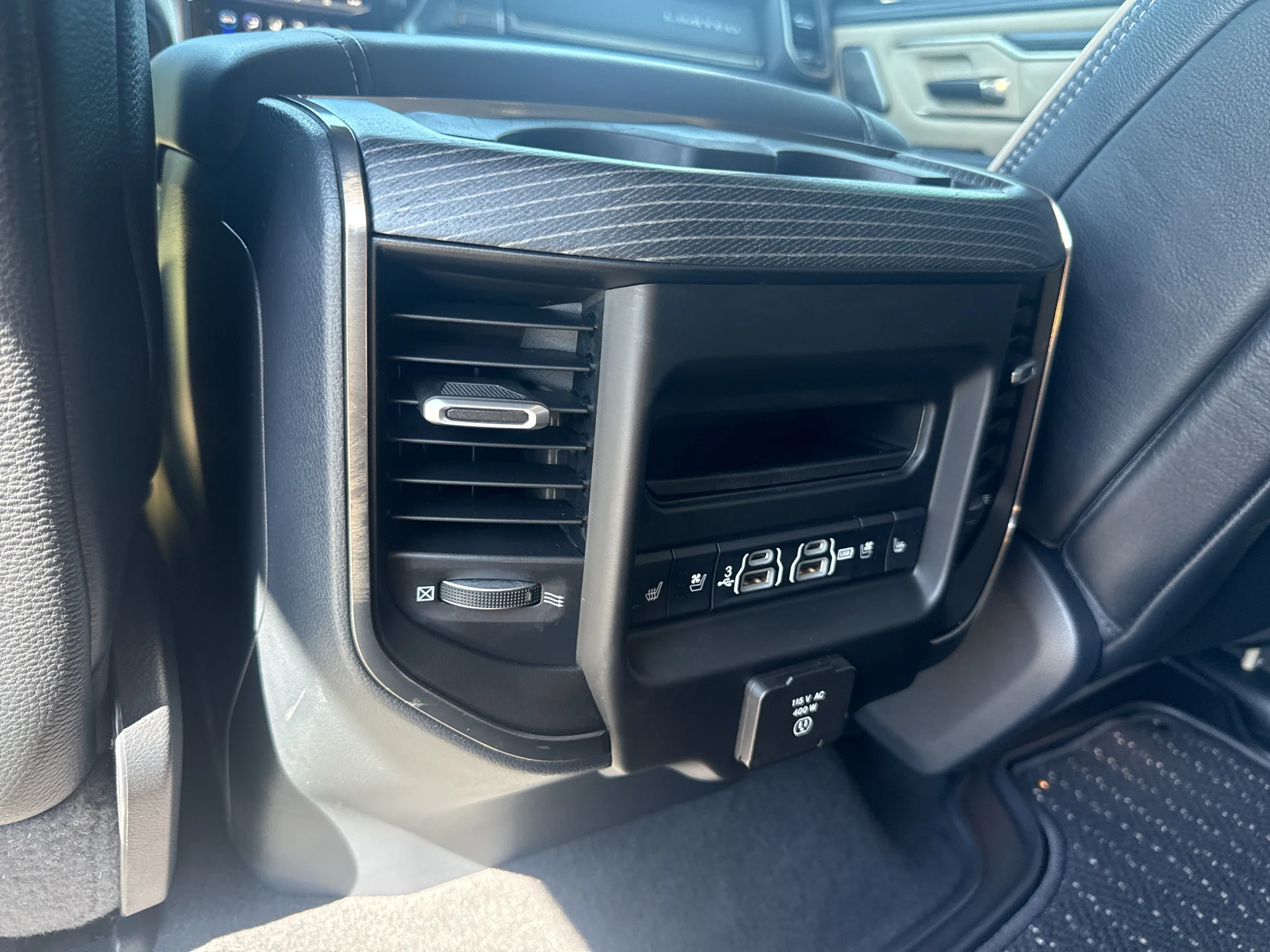 Used 2019 Ivory White Tri-Coat Pearlcoat Ram Limited image 13