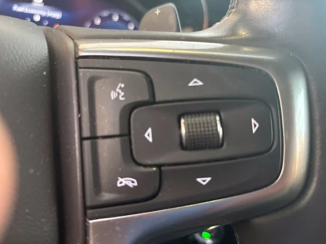 Used 2025 Summit White Chevrolet RST image 10