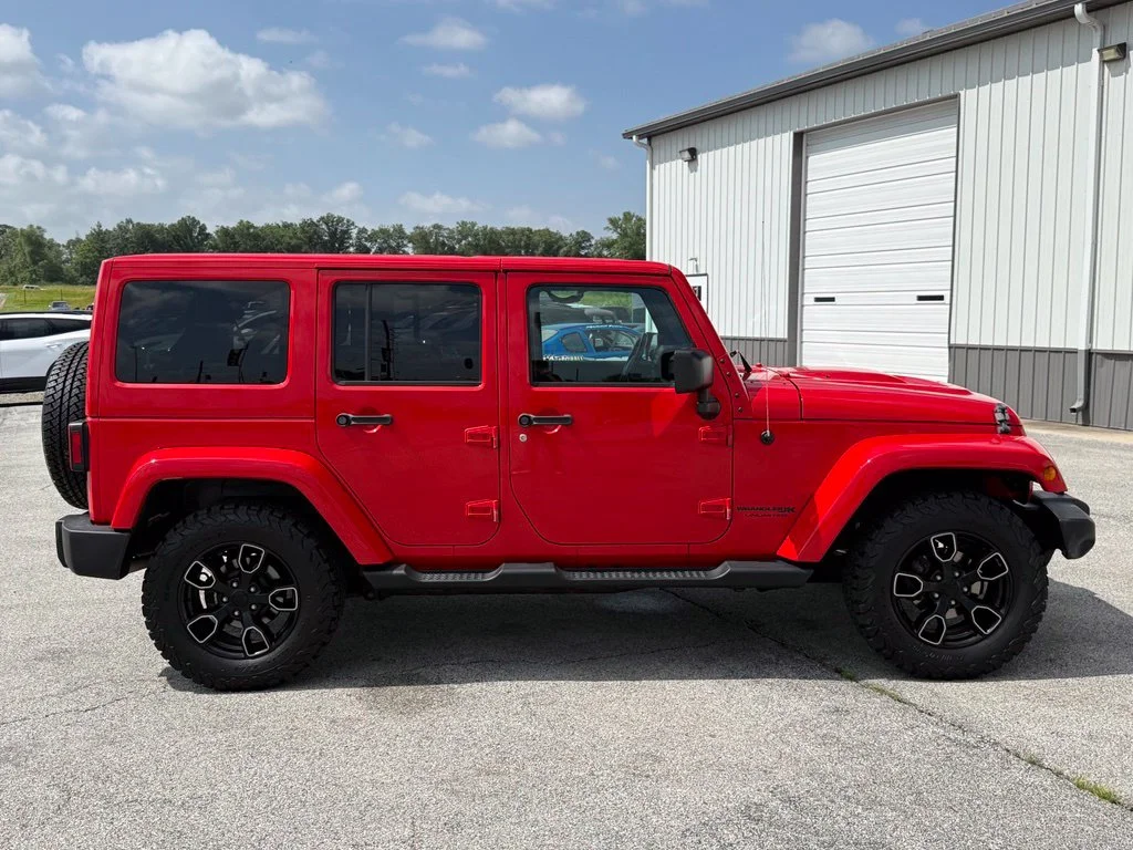 Used 2018 Red Jeep Unlimited Sahara image 11