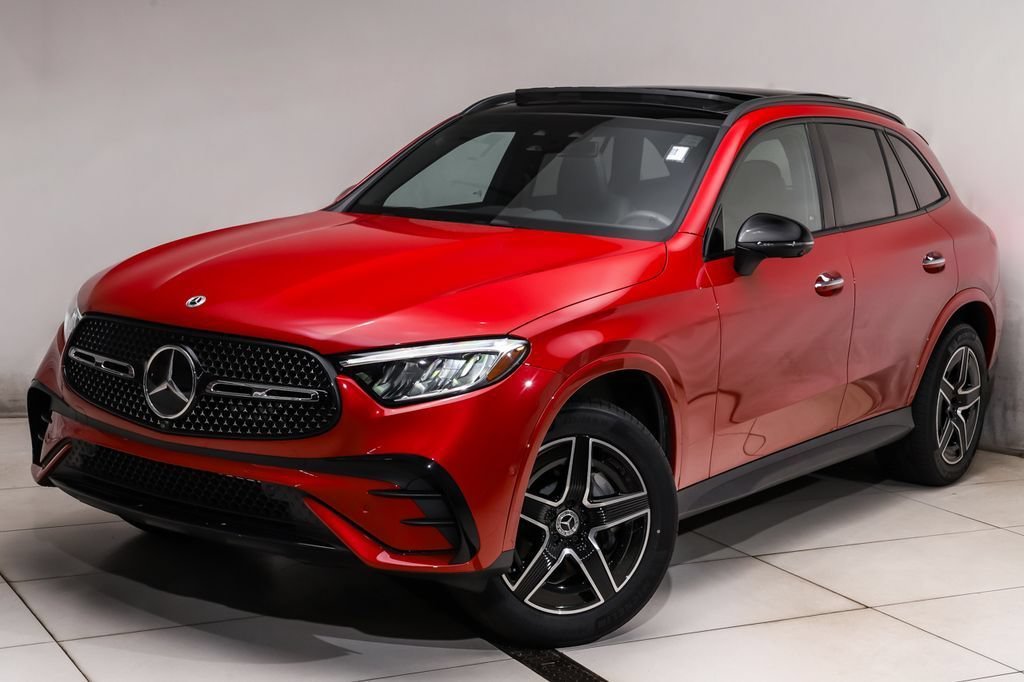 New 2026 MANUFAKTUR Patagonia Red Metallic Mercedes-Benz GLC 300 image 17