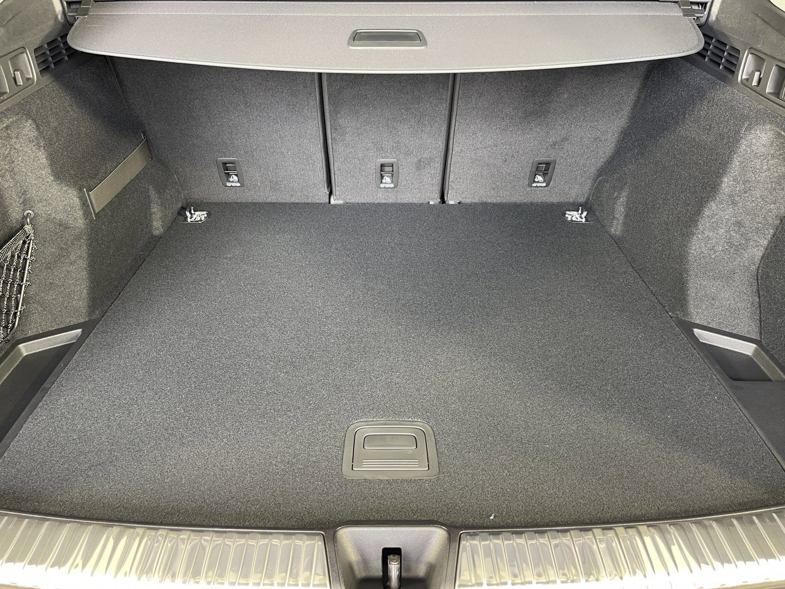 Used 2025 Florett Silver Metallic Audi Premium Plus image 33