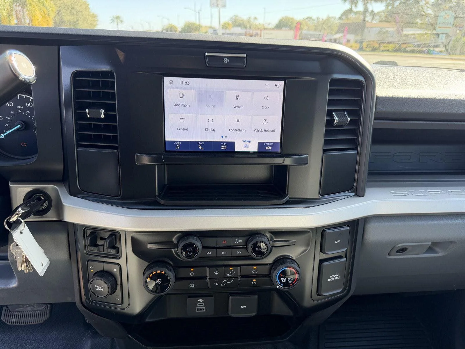 Used 2025  Ford XL image 12
