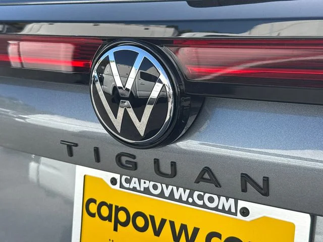 New 2026 Platinum Gray Metallic Volkswagen 2.0T SE R-Line Black image 10