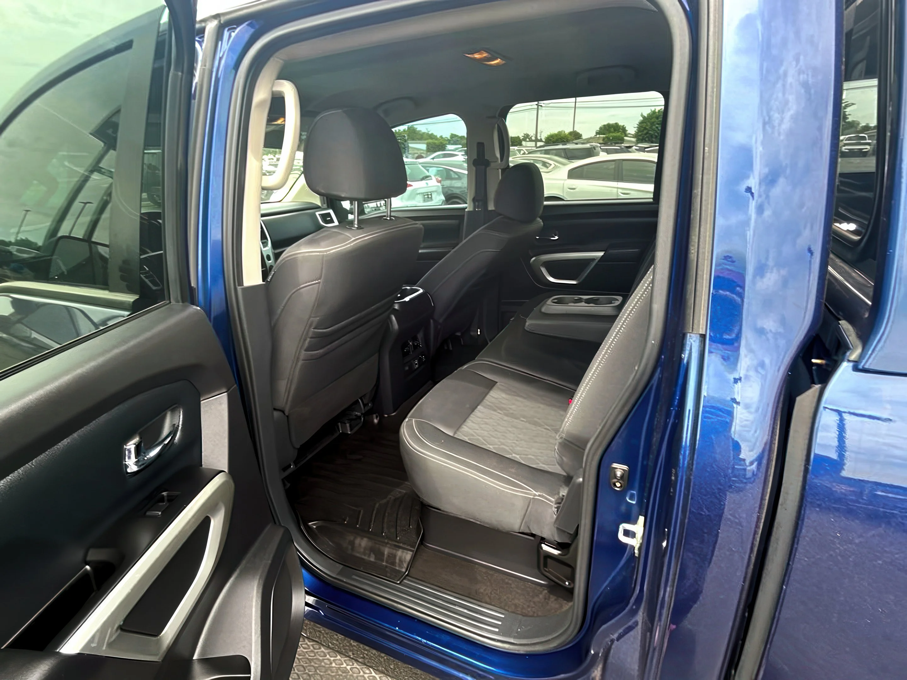 2019 Nissan Titan SV - Photo 31