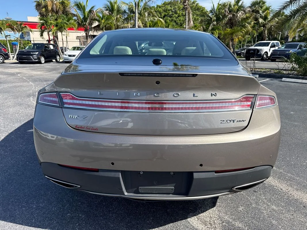 Used 2019  Lincoln Reserve I image 5