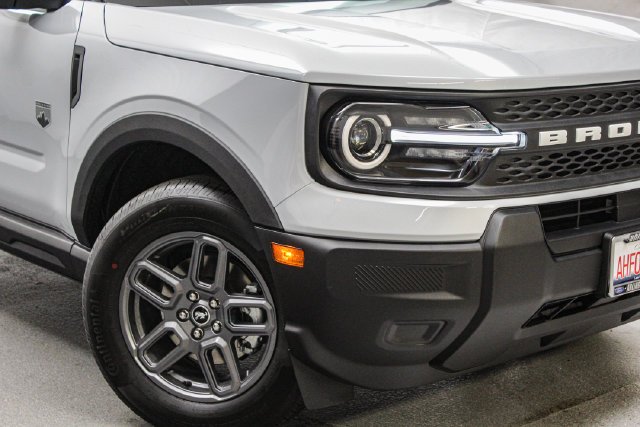 New 2026 Space White Metallic Ford Big Bend® image 2