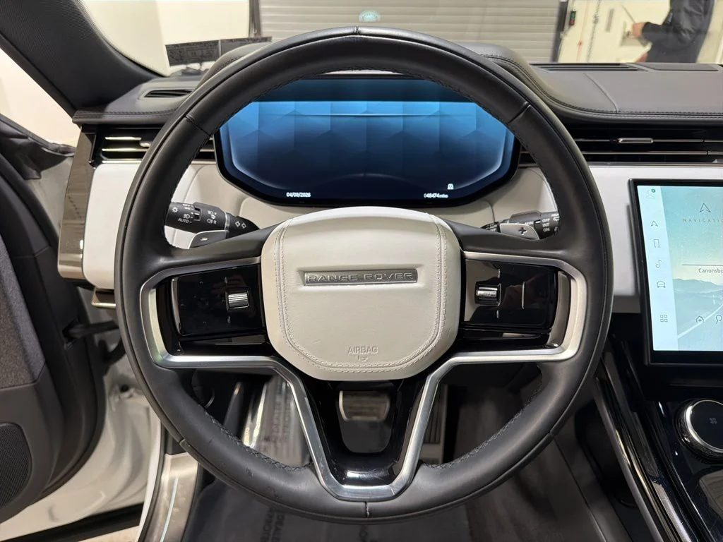 Used 2023 Fuji White Land Rover SE image 14