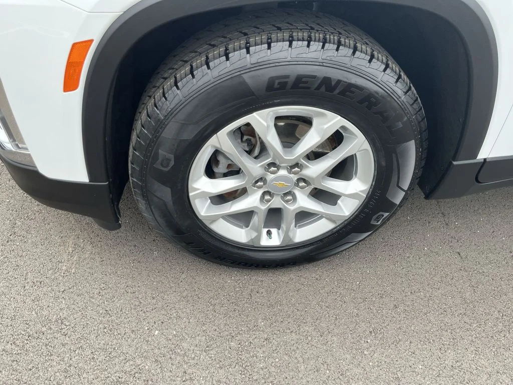 Used 2023 White Chevrolet LS image 11