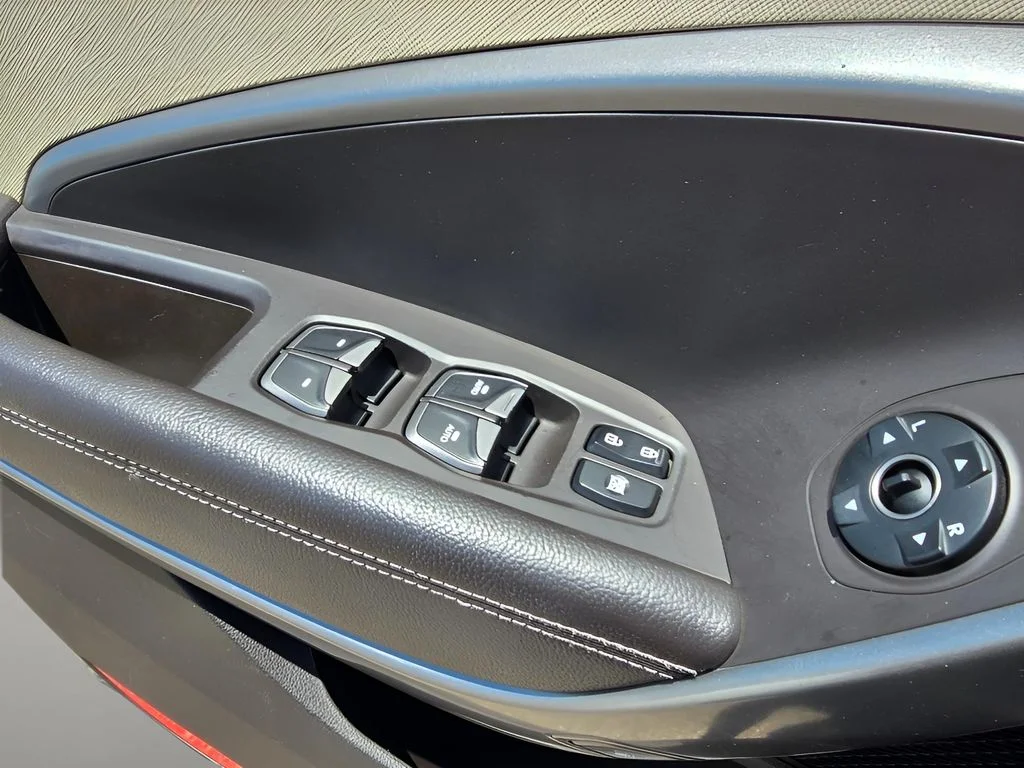 Used 2015 Frosted Mocha Hyundai GLS image 22