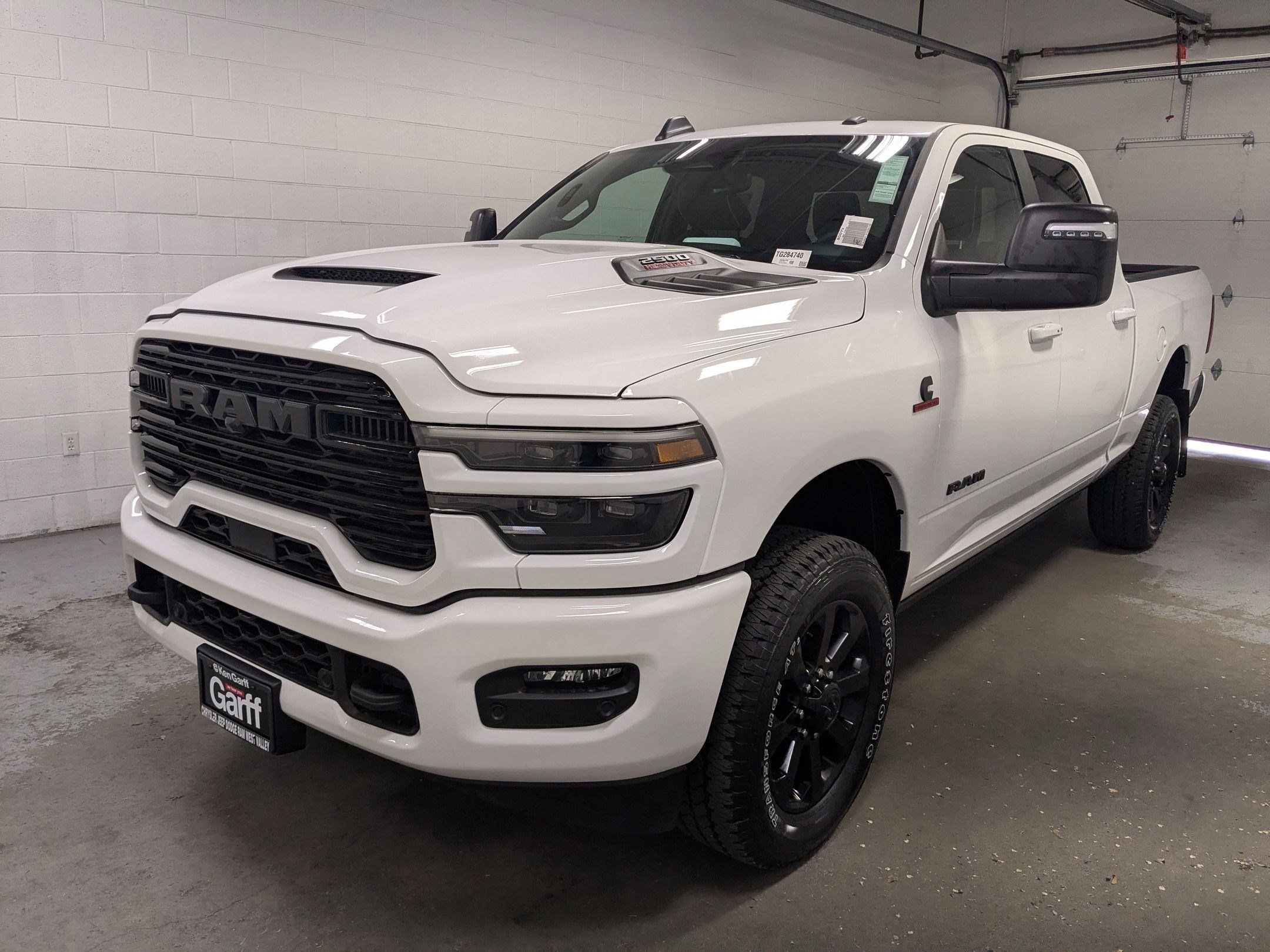 New 2026 Bright White Clear-Coat Exterior Paint RAM Laramie image 9