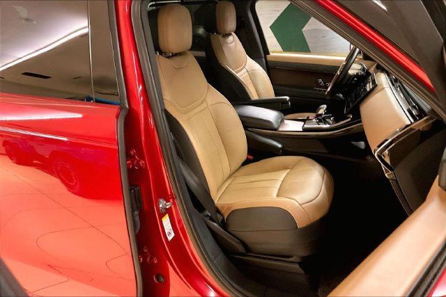 Used 2024 Red Land Rover Dynamic SE image 6
