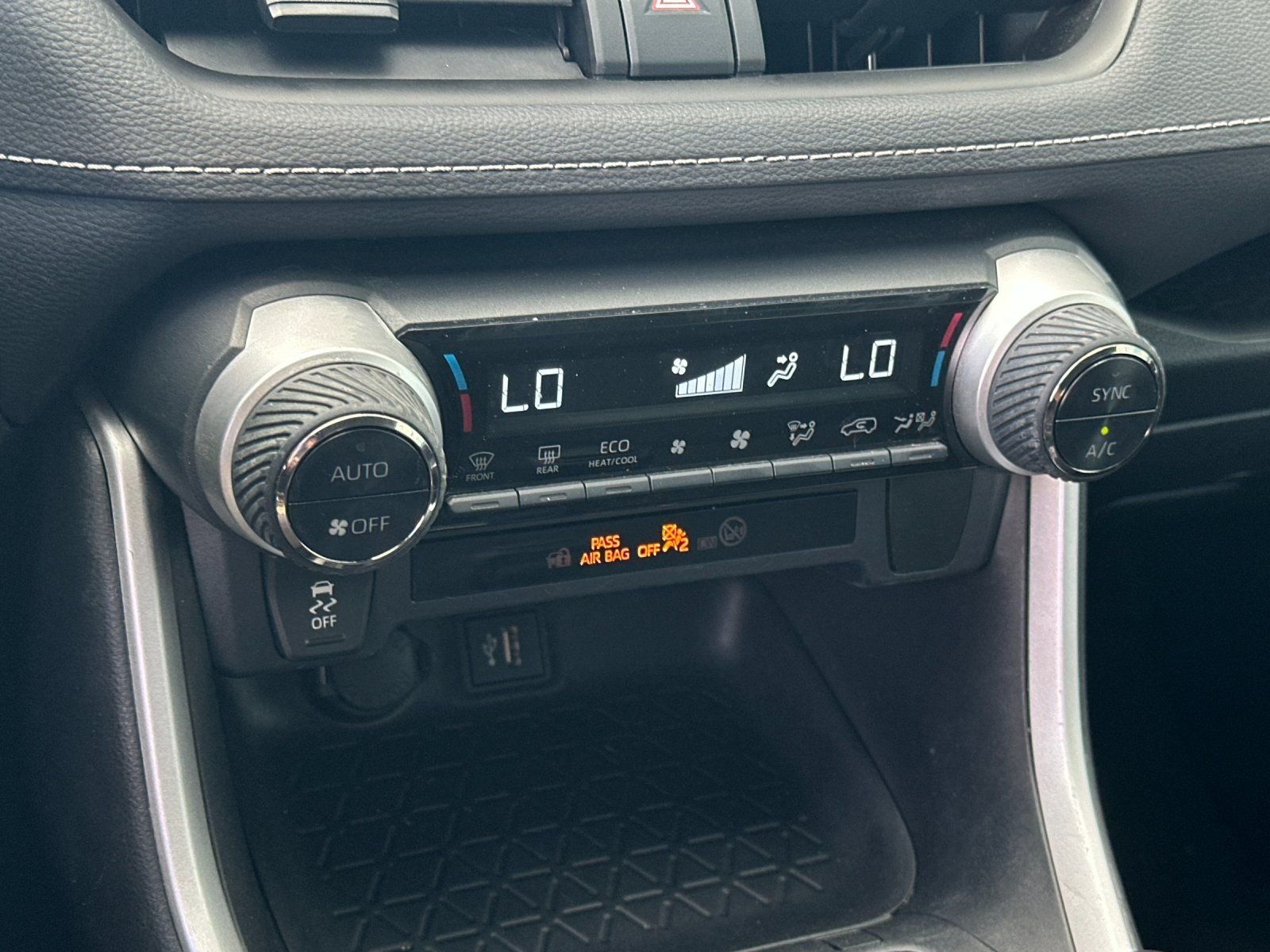 Used 2023 Ice Toyota LE image 19