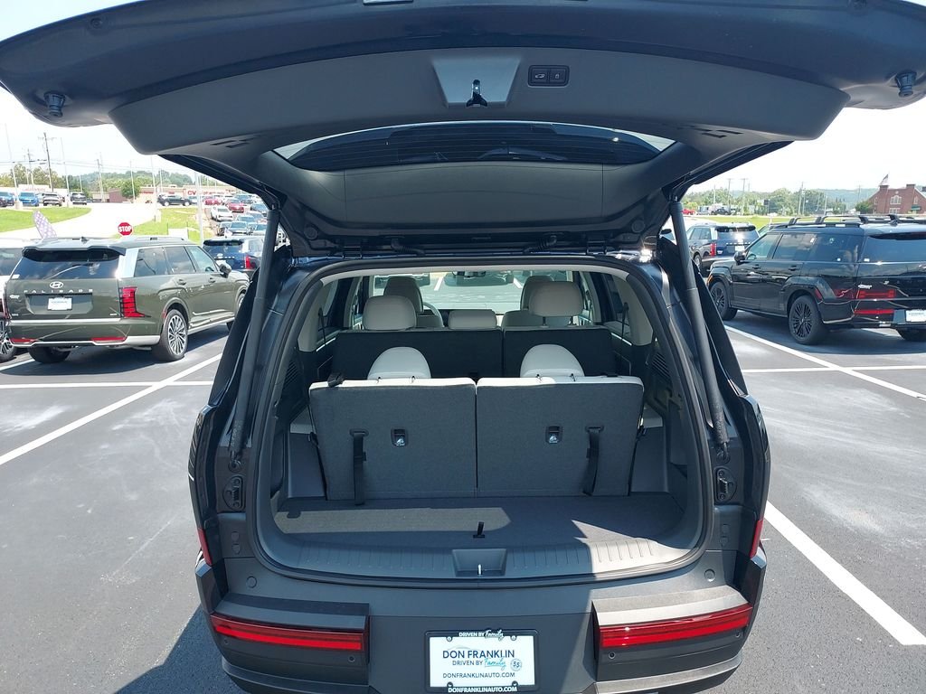 New 2026 Black Hyundai SE image 9