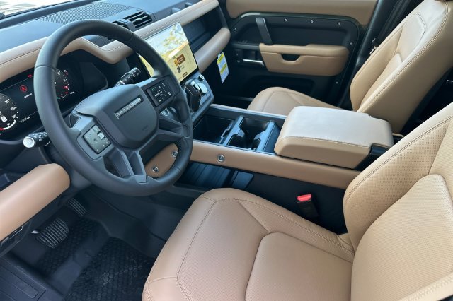 New 2026 Woolstone Green Land Rover X-Dynamic SE image 9