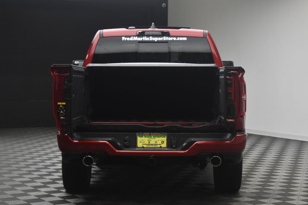 New 2027 Molten Red Pearl-Coat Exterior Paint RAM Tungsten image 13