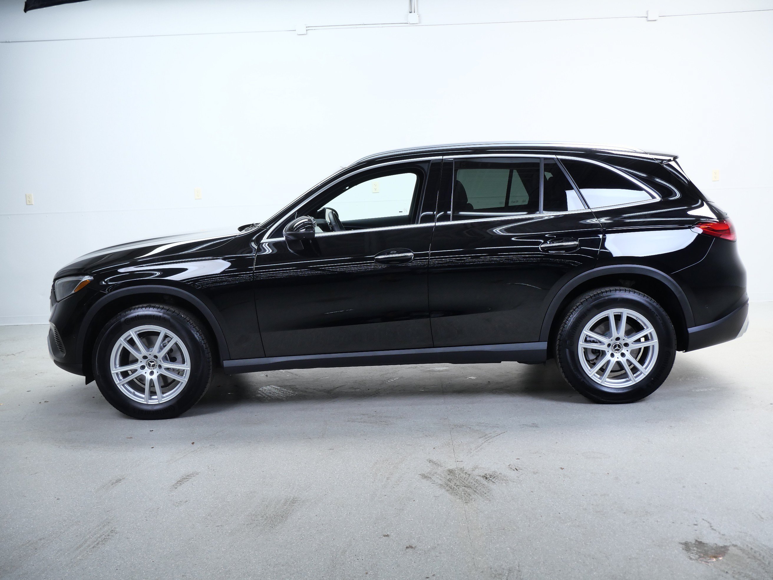 Certified Used 2026 Black Mercedes-Benz GLC 300 image 10