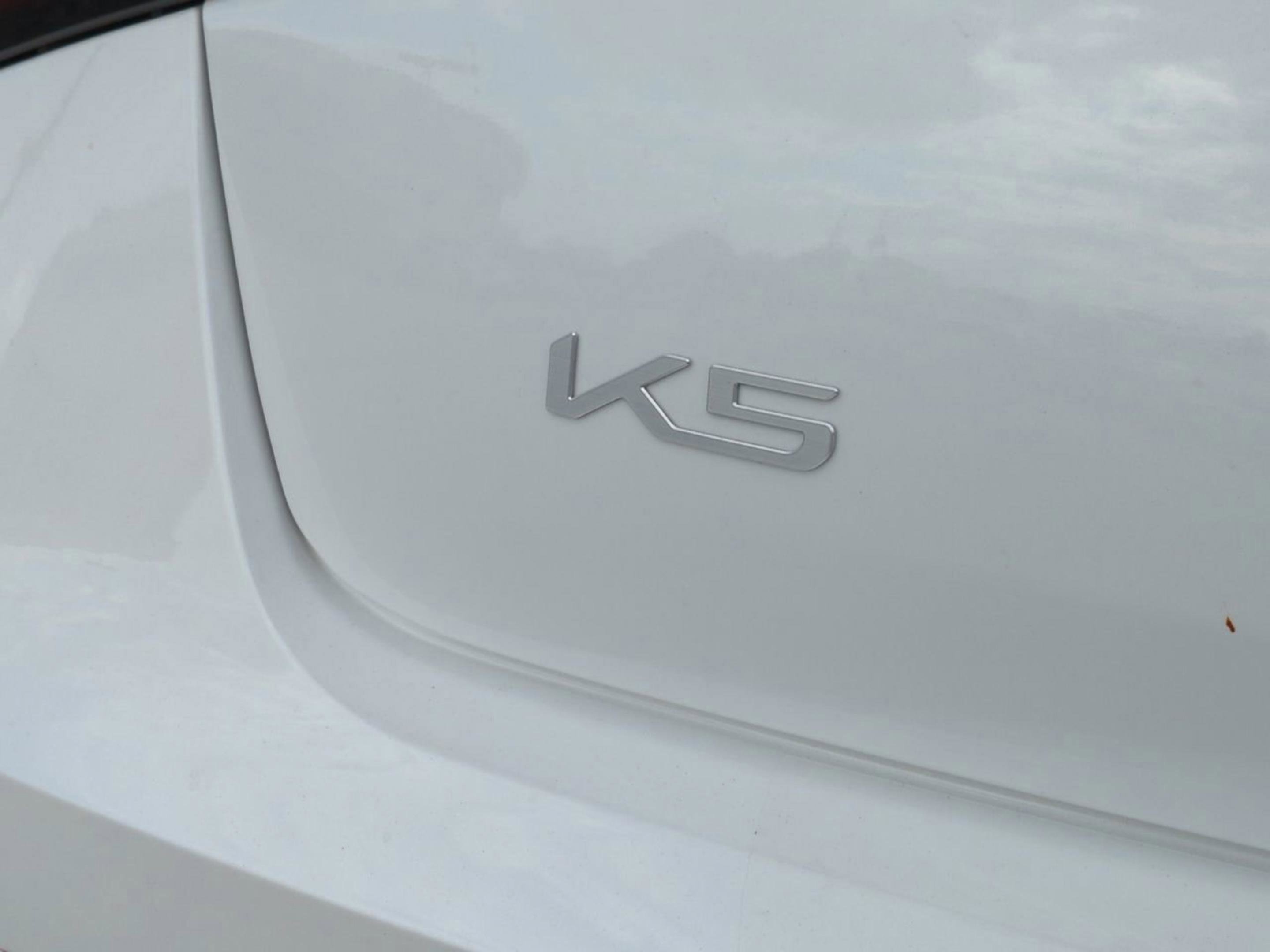 New 2026 Snow White Pearl Kia GT-Line image 41