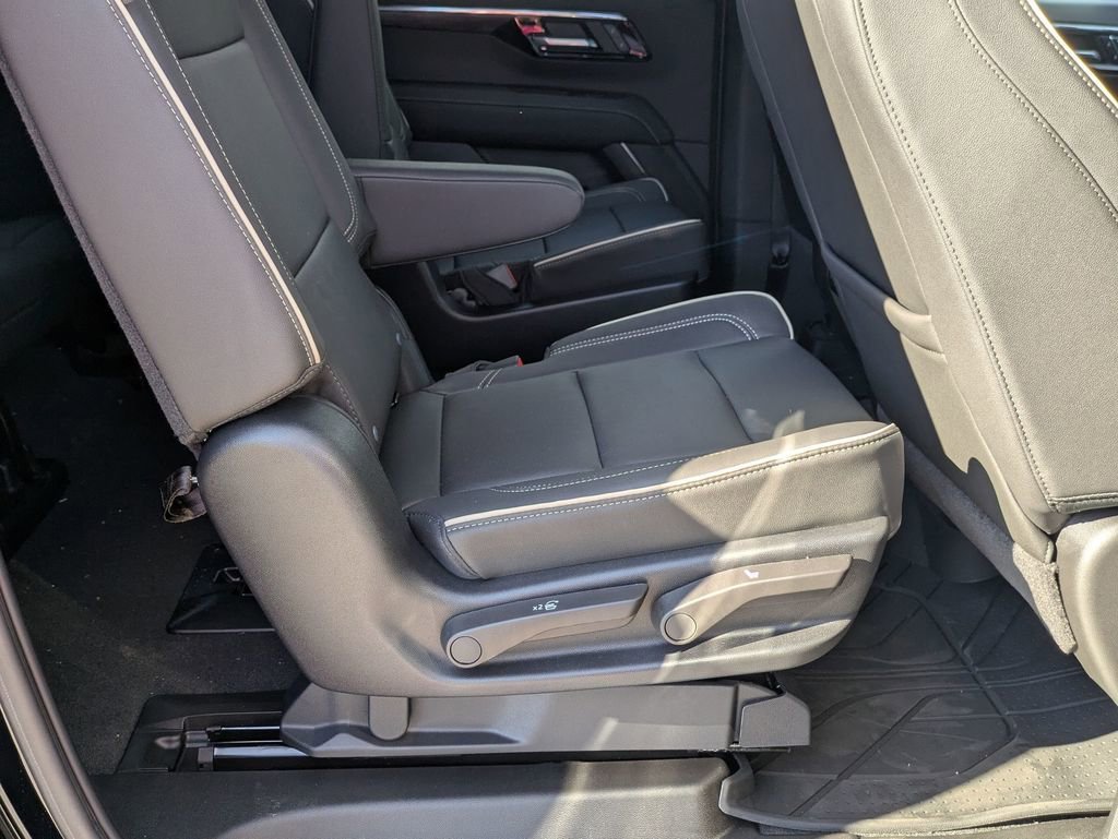 2025 Chevrolet Suburban Premier - Photo 32