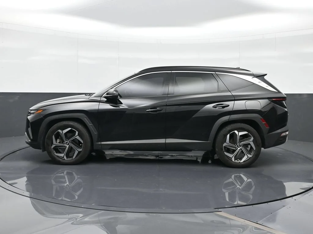 Used 2022 Black Hyundai Limited image 3