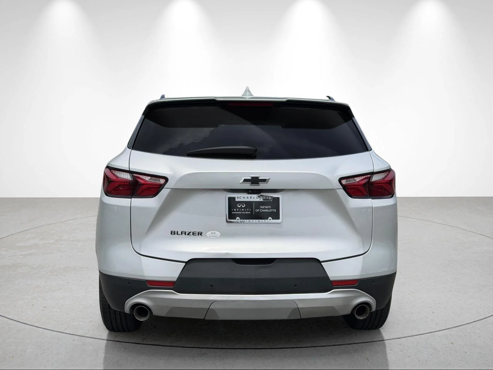 Used 2021 Silver Ice Metallic Chevrolet LT image 4