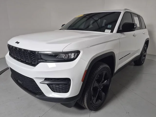 2023 Jeep Grand Cherokee Altitude 4x4's photo