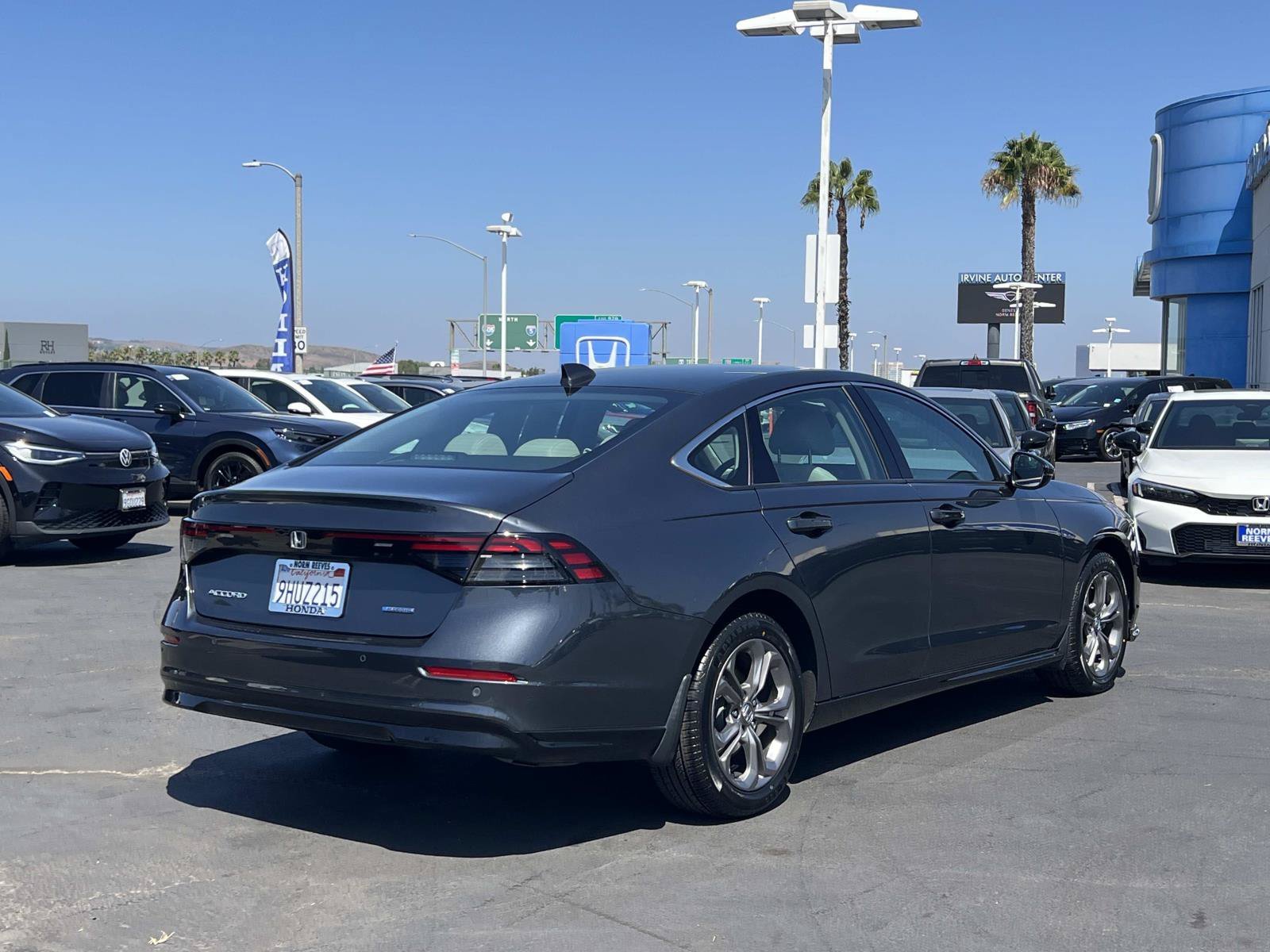 Used 2023 Meteorite Gray Metallic Honda EX-L image 25