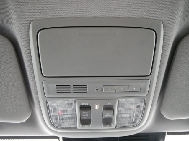 Used 2020 Sonic Gray Pearl Honda Touring image 23