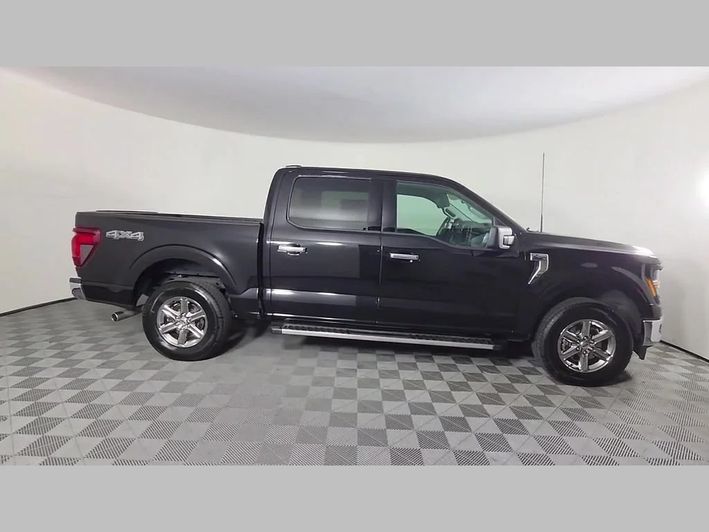 Used 2025 Black Metallic Ford XLT image 36