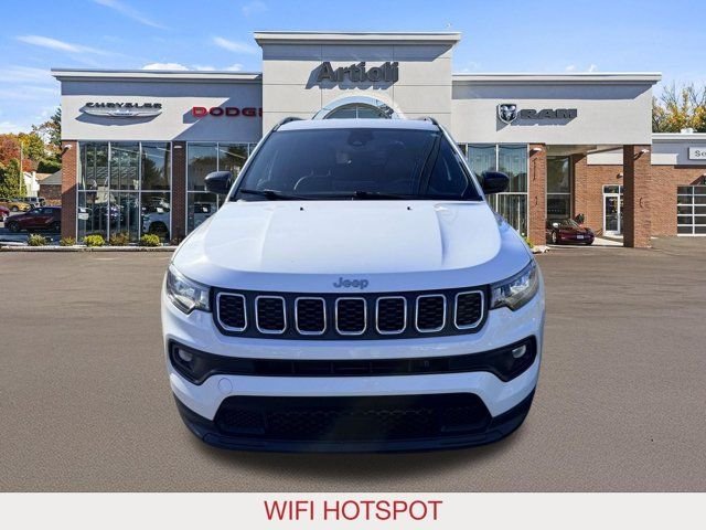 Used 2024 White Jeep Latitude image 3