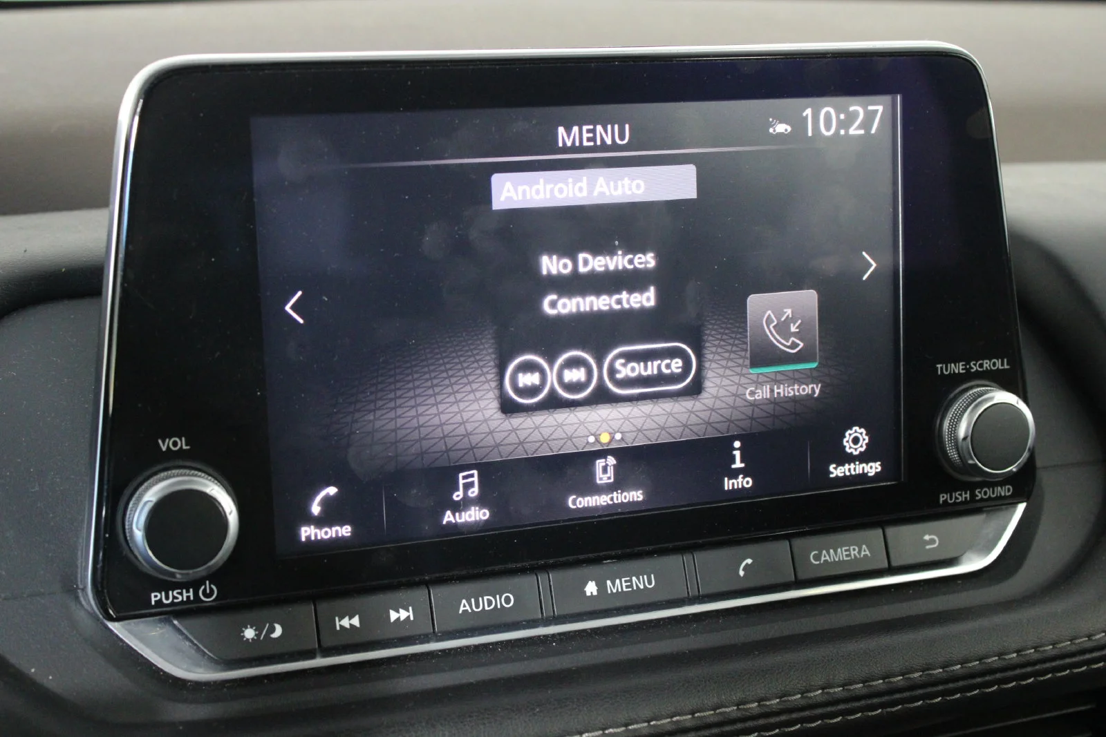 Used 2021 White Nissan SV image 5