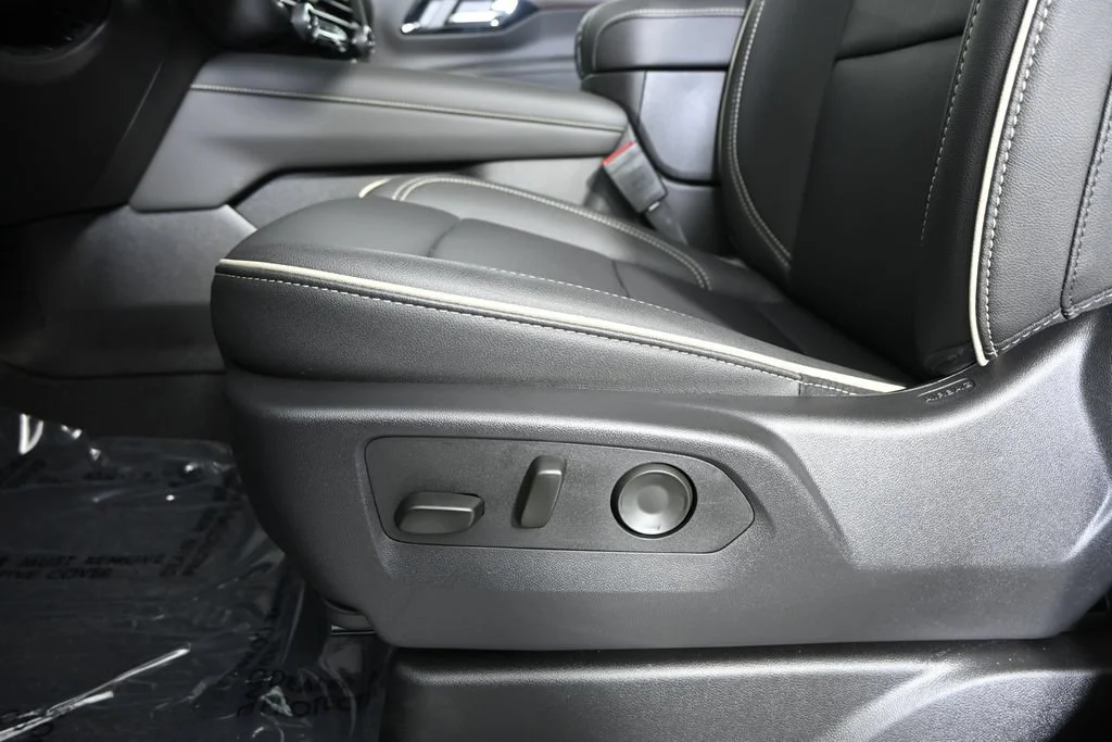 2026 Chevrolet Suburban Premier - Photo 23