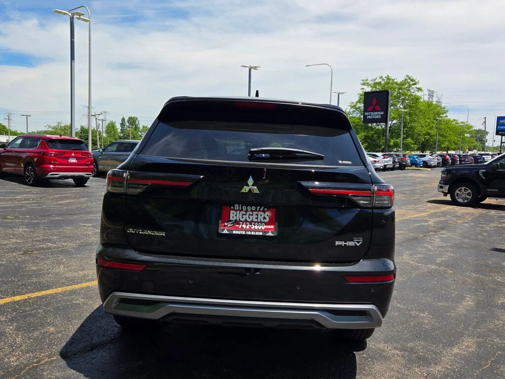 New 2026 Black Mitsubishi SE S-AWC image 13