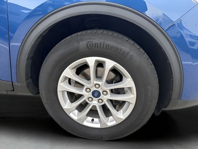 Used 2022 Blue Ford SE image 25
