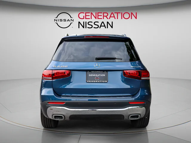 Used 2023 Blue Mercedes-Benz GLB 250 image 5