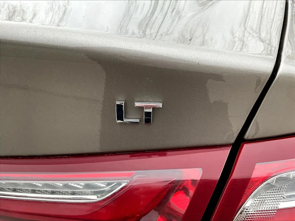 Used 2024 Gray Chevrolet LT image 27