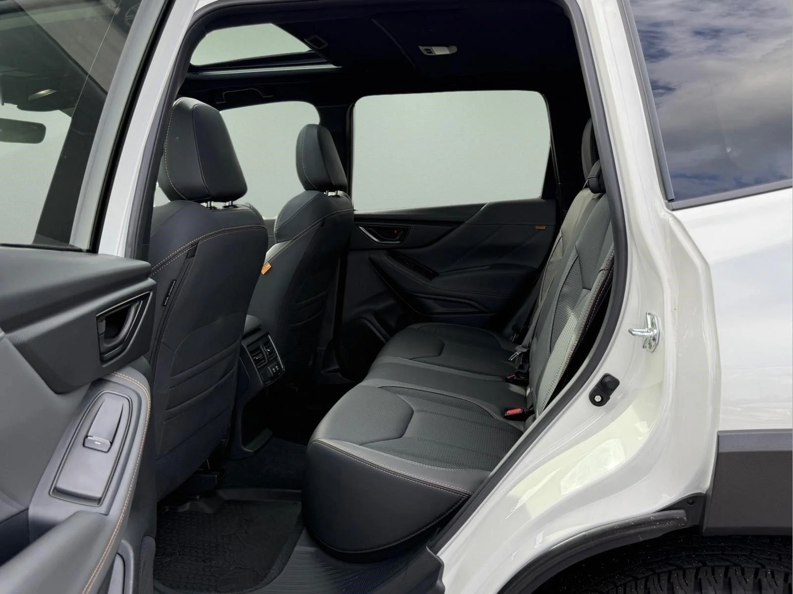 Used 2025 Crystal White Pearl Subaru Wilderness image 23