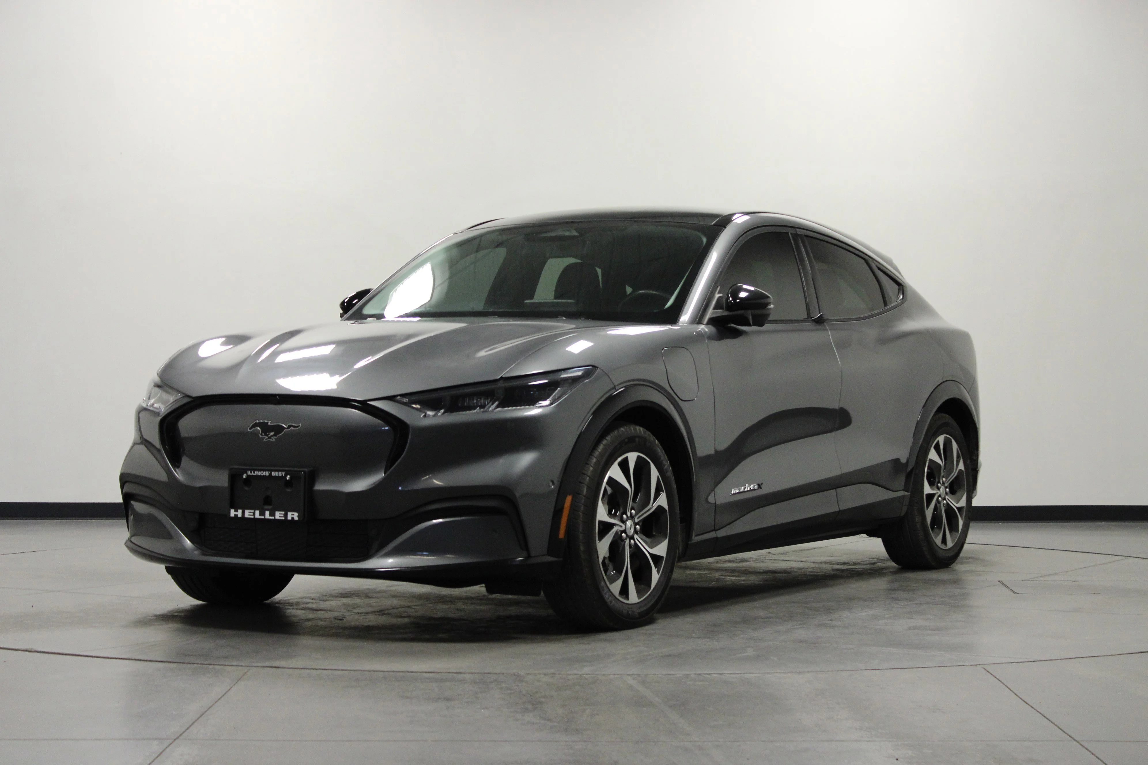 Used 2021 Gray Metallic Ford Premium image 8