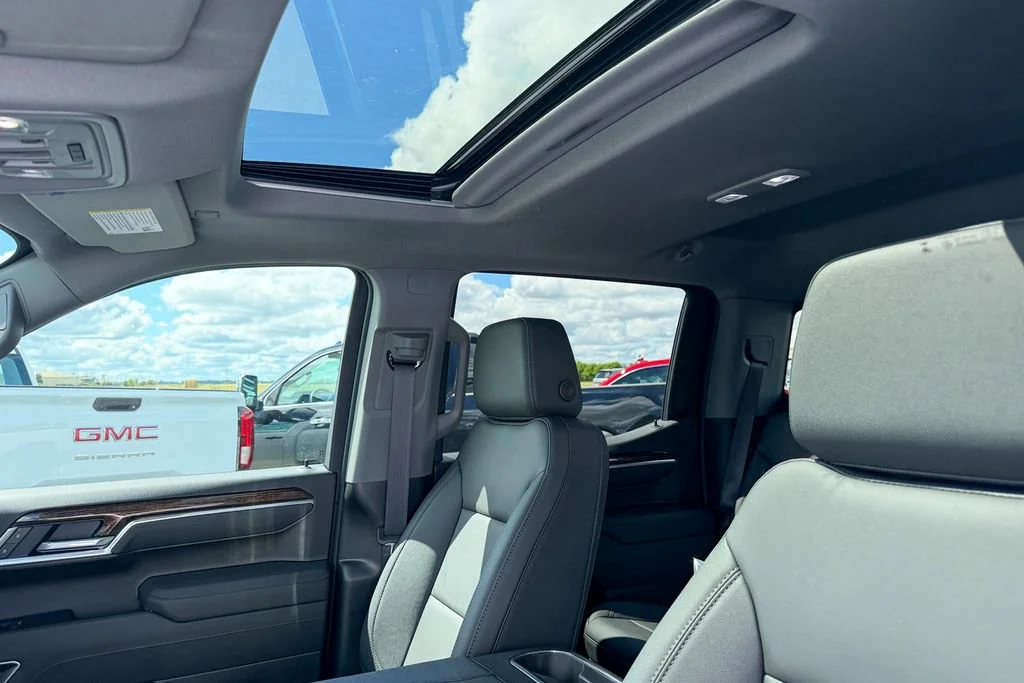 New 2026 Summit White GMC Elevation image 27