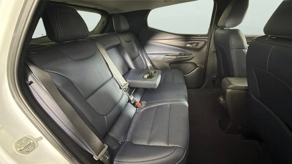 Used 2023 Summit White Chevrolet Premier image 29