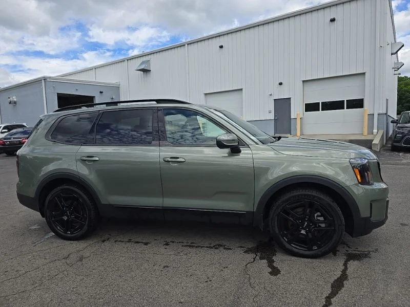 Used 2024 Green Kia EX X-Line image 9