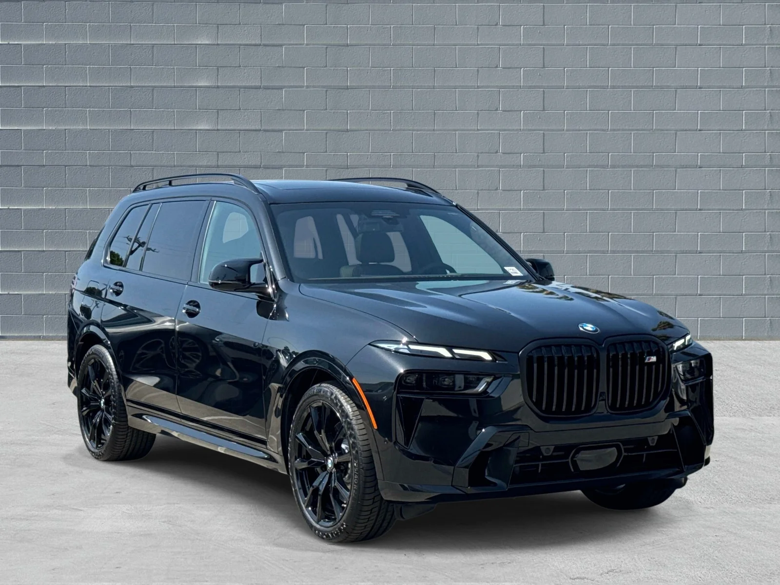2027 BMW X7 M60i's photo