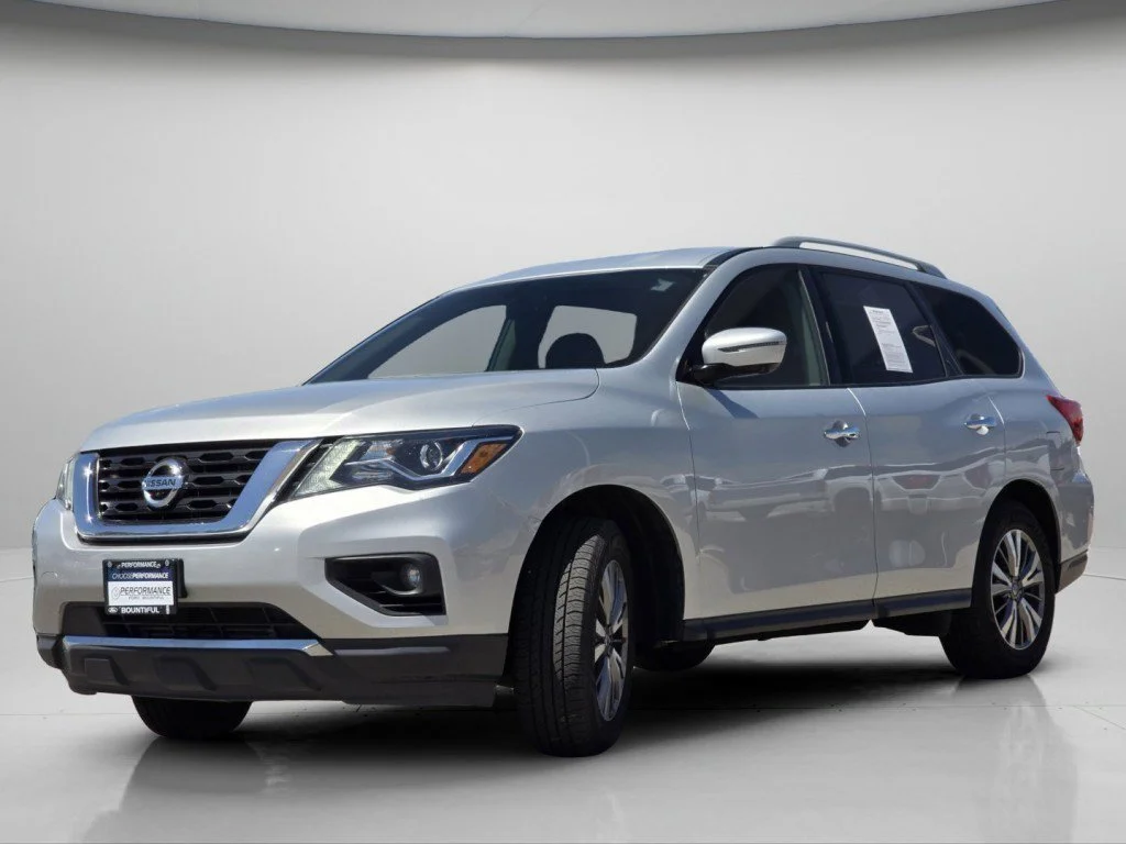 Used 2020 Brilliant Silver Metallic Nissan SL image 18